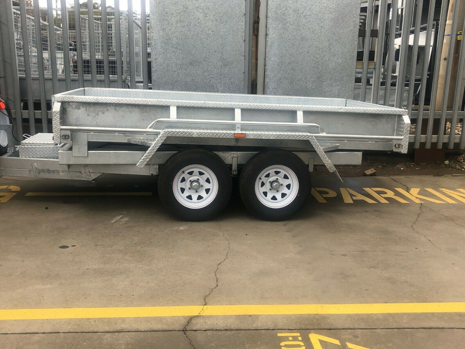8x5 Australian Galvanised Heavy Duty Hydraulic Tipper Trailer for Sale