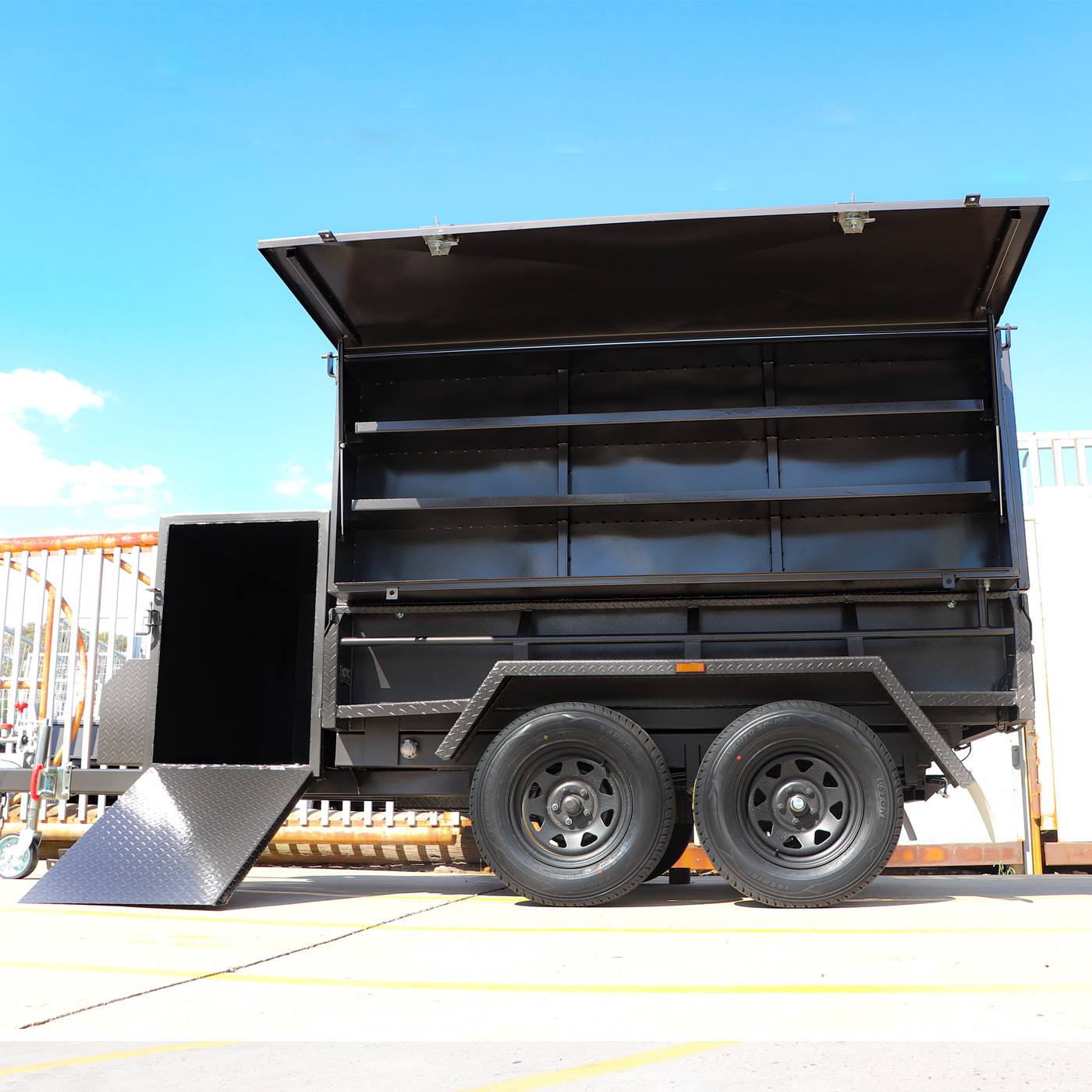 Gardening Tipper Trailer with Side Toolbox