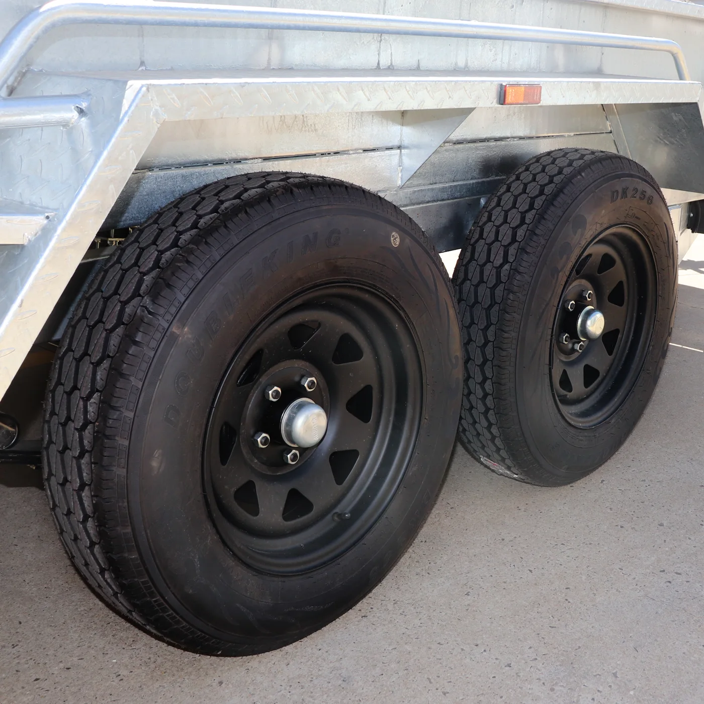 Light Truck Tyres on Hydraulic Tipper Trailer